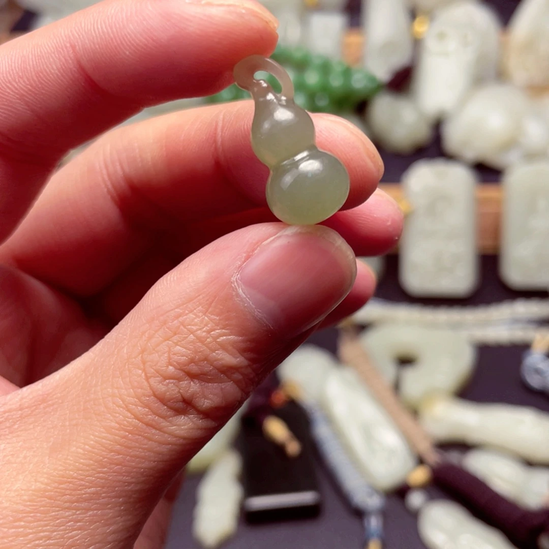 和田玉颈饰未镶嵌不穿绳