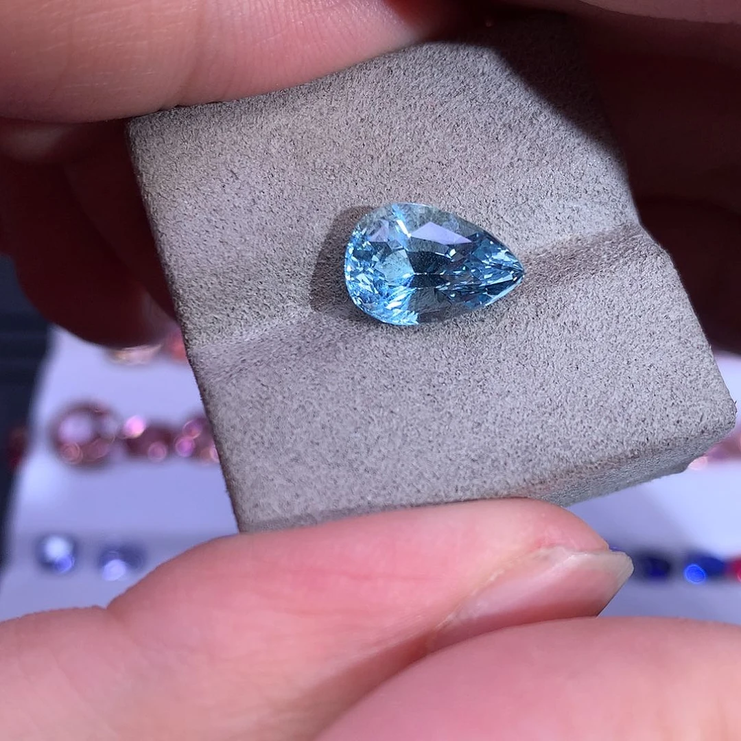 海蓝宝石笔搁未镶嵌3.035ct