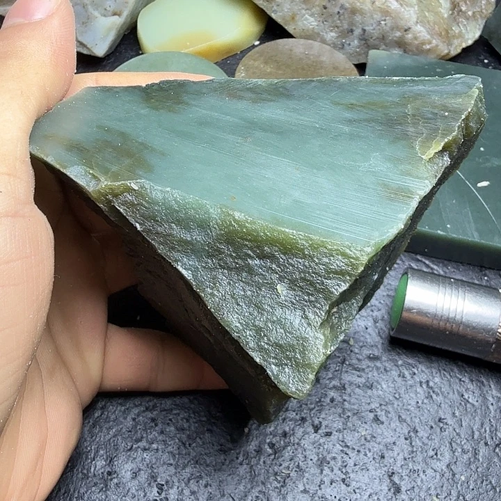 和田玉（糖玉）未镶嵌珠宝奇石