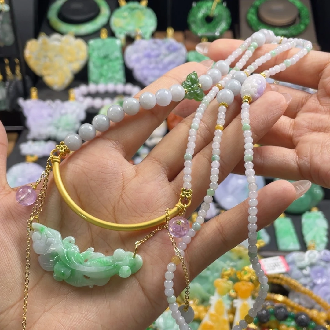 翡翠未镶嵌颈饰待编织