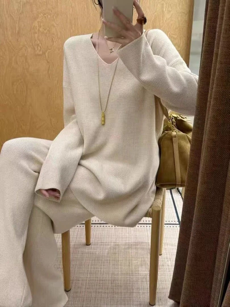 时尚孕妇装秋冬季2025爆款松弛感慵懒风针织上衣休闲阔腿裤两件套