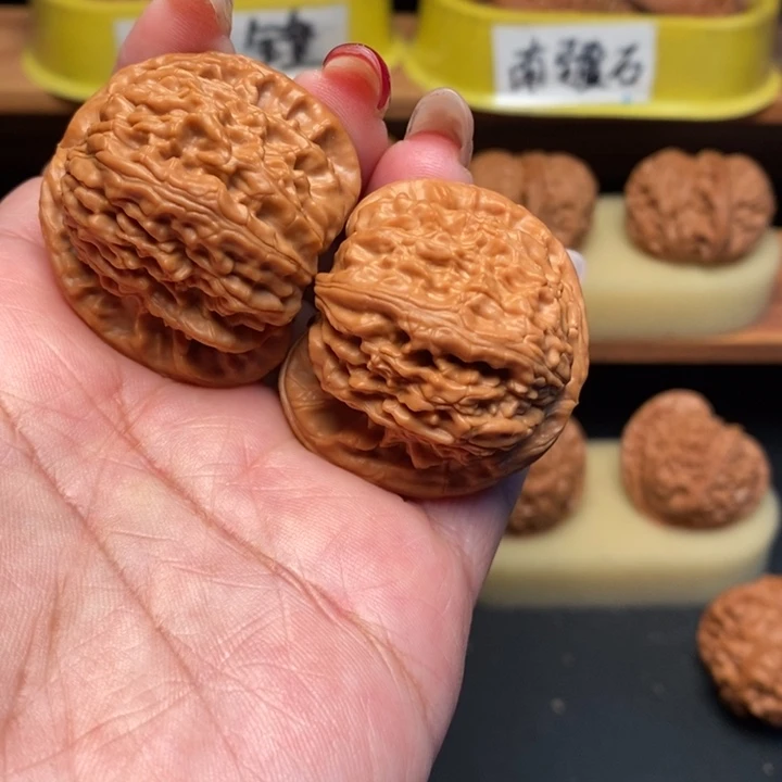 文玩核桃吊坠39白狮子