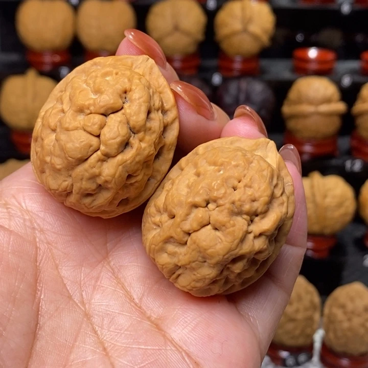 文玩核桃把件凤眼…………106