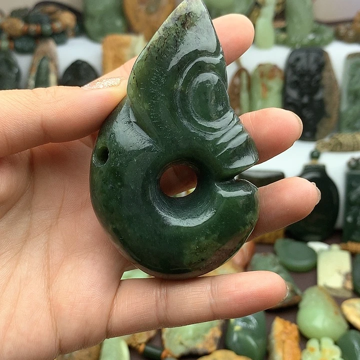 岫岩河磨玉（透闪石质玉）未镶嵌把件