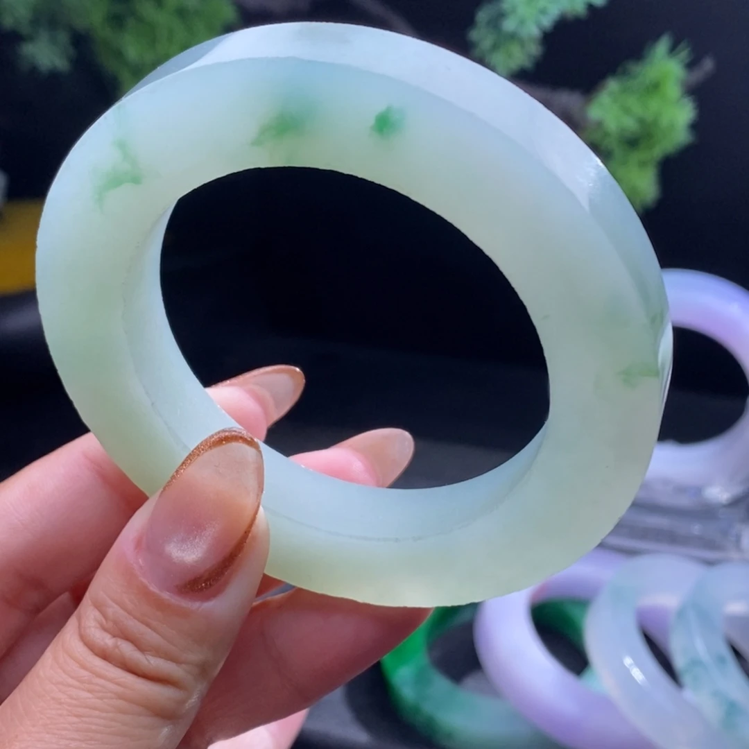 定制翡翠未镶嵌翡翠手镯