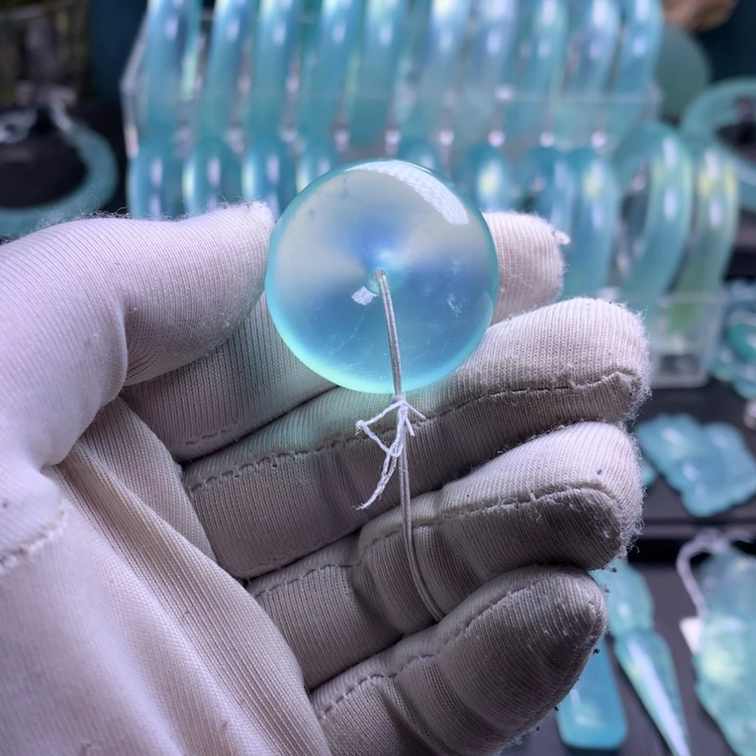 未镶嵌蛇纹石玉吊坠