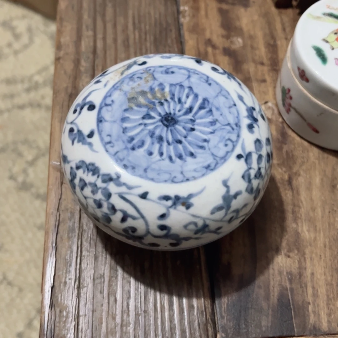 碟一个青花印泥盒一个