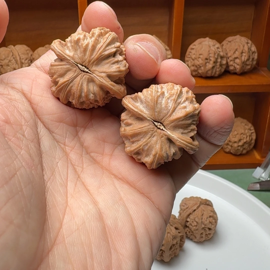 0***0吊坠文玩核桃三角白