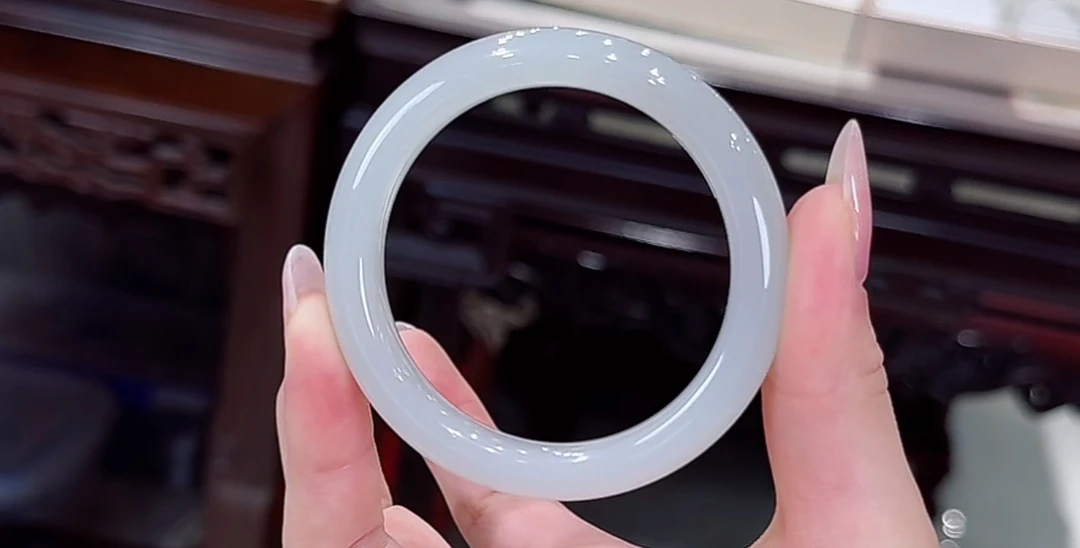 精品天然和田玉手镯 烟紫 53