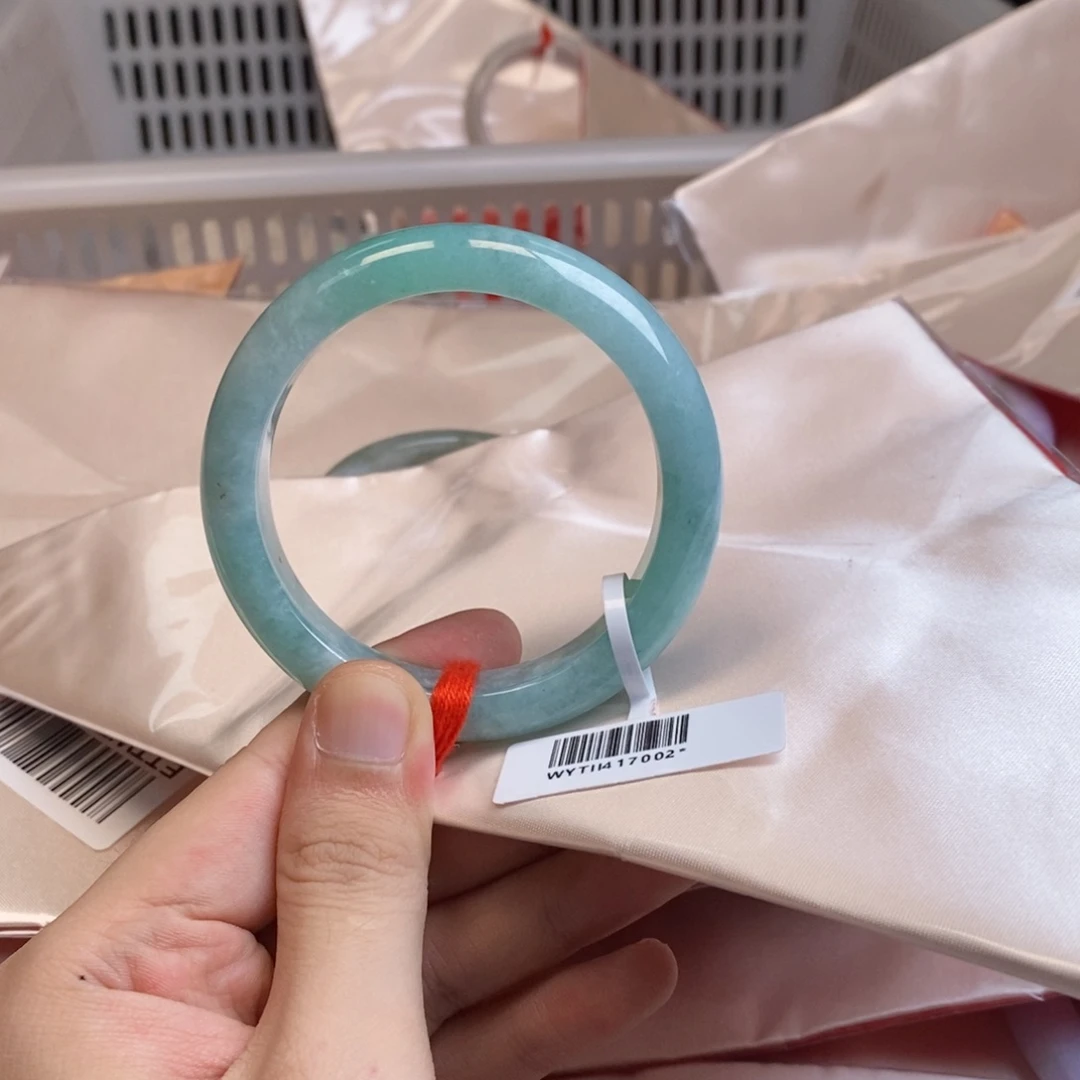 未镶嵌手镯翡翠手镯