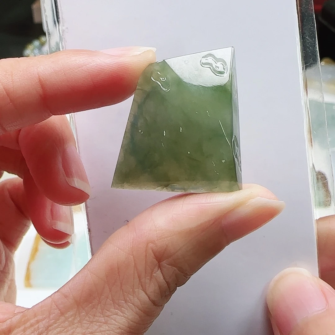 定制翡翠未镶嵌缅甸翡翠挂件