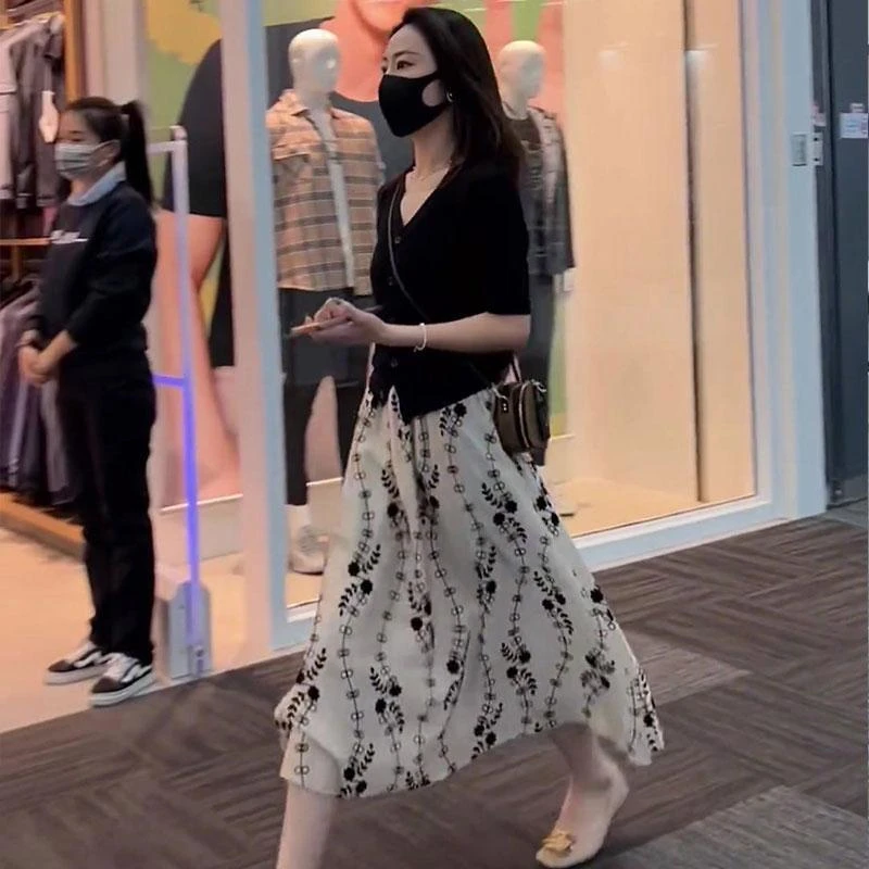 大码胖mm小香风职业套装碎花半身裙黑色针织短袖开衫两件套200斤