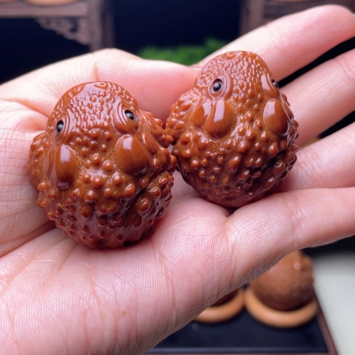 吊坠橄榄核金蟾手球