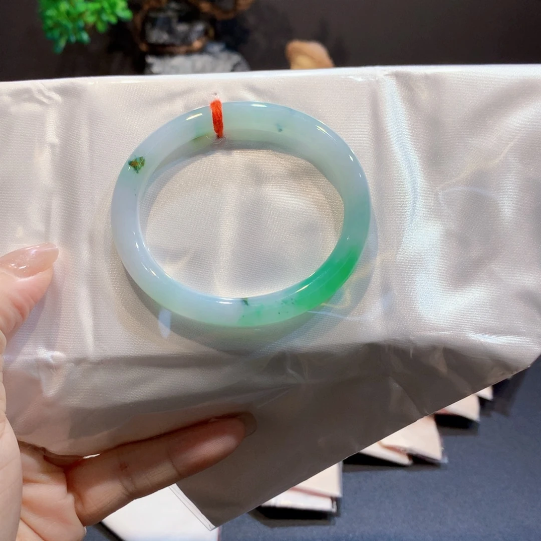 翡翠未镶嵌手镯翡翠手镯