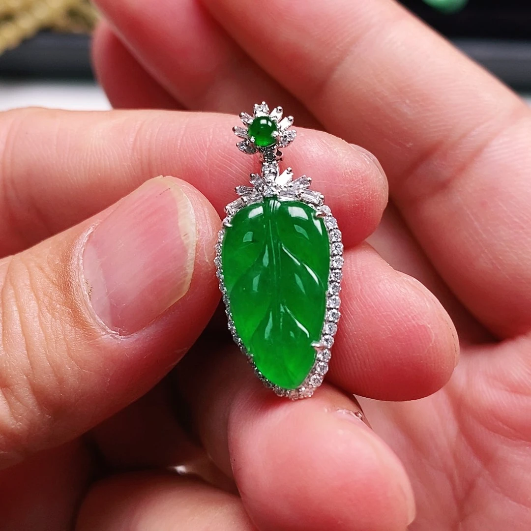 翡翠颈饰18K金镶嵌天然缅甸翡翠A货