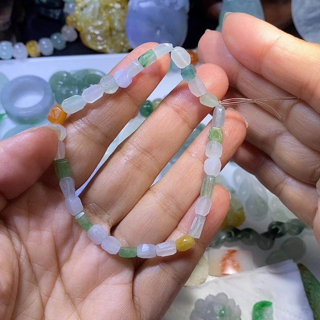 定制翡翠未镶嵌碎冰冰手串