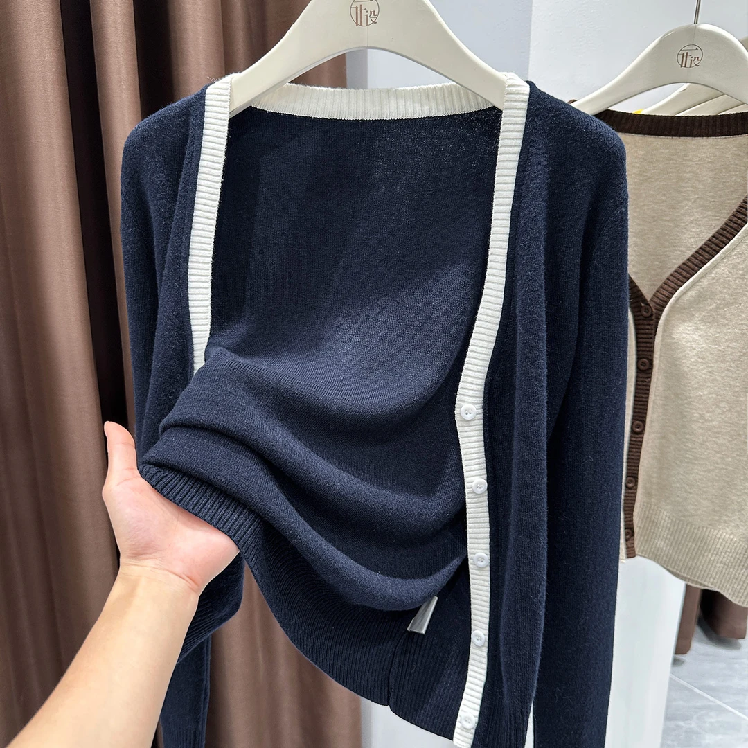 藏蓝色V领长袖纽扣针织开衫秋冬季爆款小众外穿短外套女撞色罩衫
