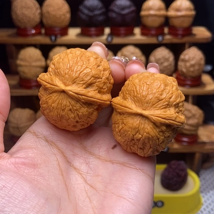 文玩核桃吊坠金丝38