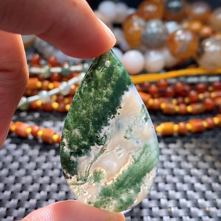 【闪购商品】玛瑙/玉髓颈饰未镶嵌?***叶