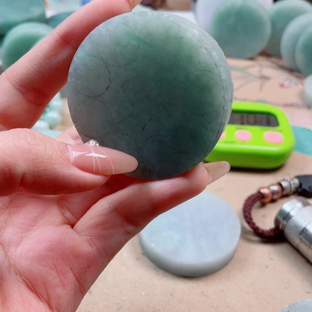 阿*** 翡翠未镶嵌颈饰161……