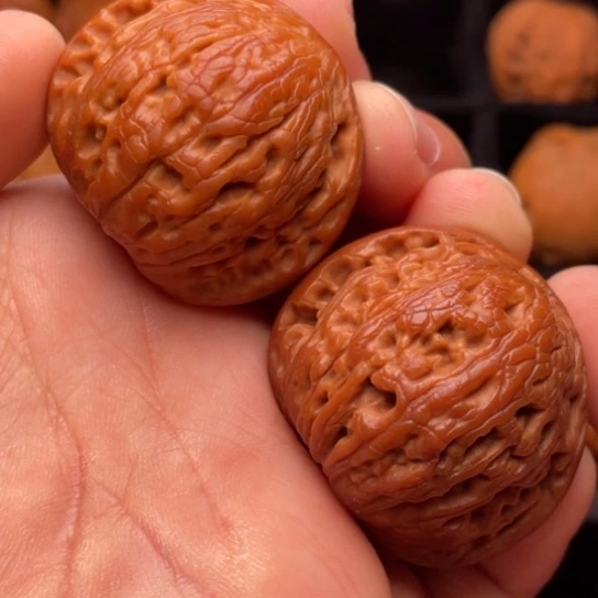 文玩核桃把件秦岭山脉核桃