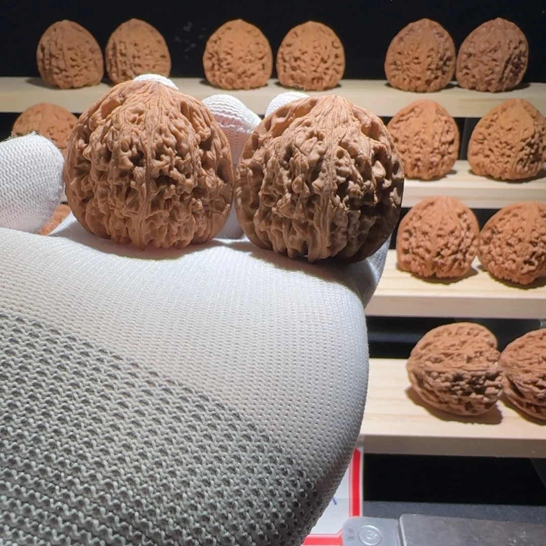 文玩核桃吊坠44球