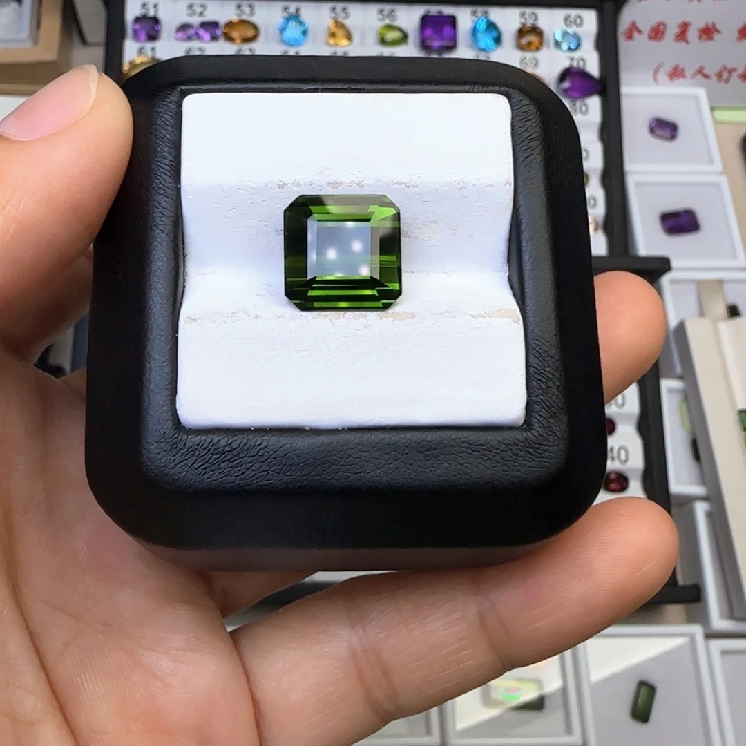 未镶嵌珠宝半成品碧玺7.1克拉 轻微包体