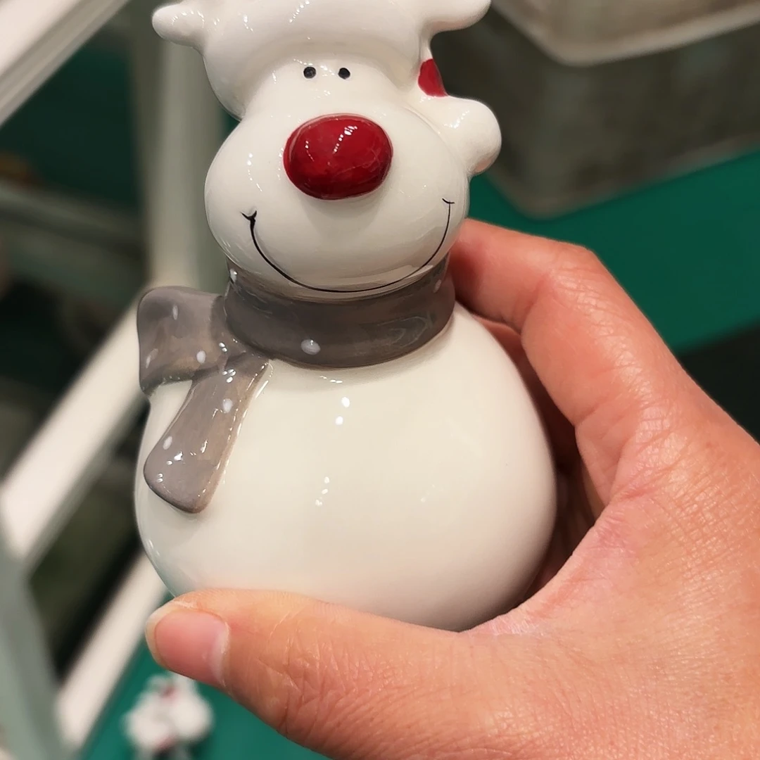 小****）陶瓷艺术设计中心