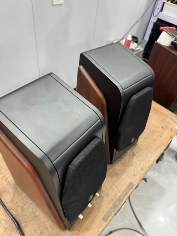 Hv书架音箱，运费自理，不支持无理由退货