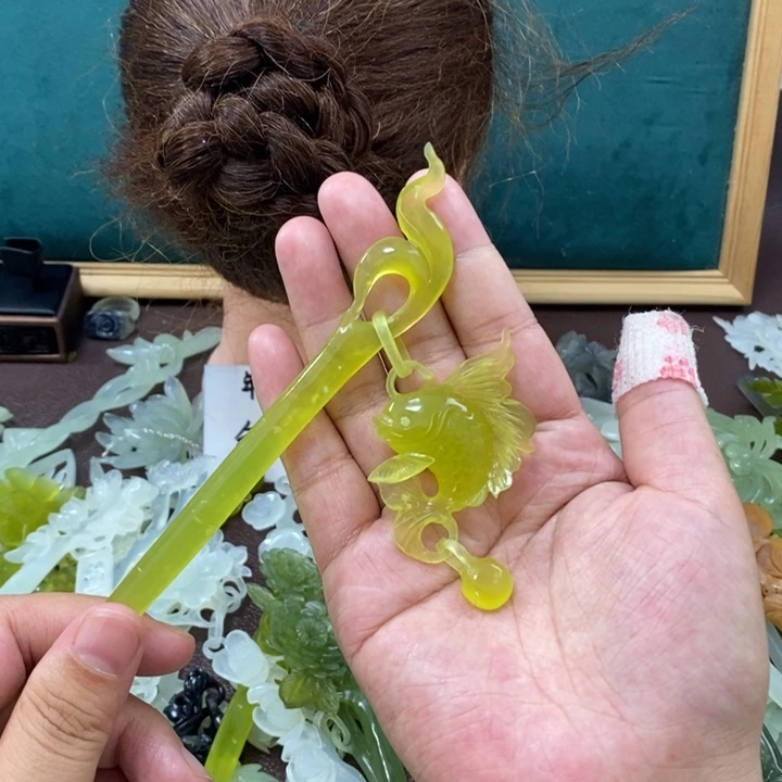 蛇纹石玉发饰未镶嵌蓝*