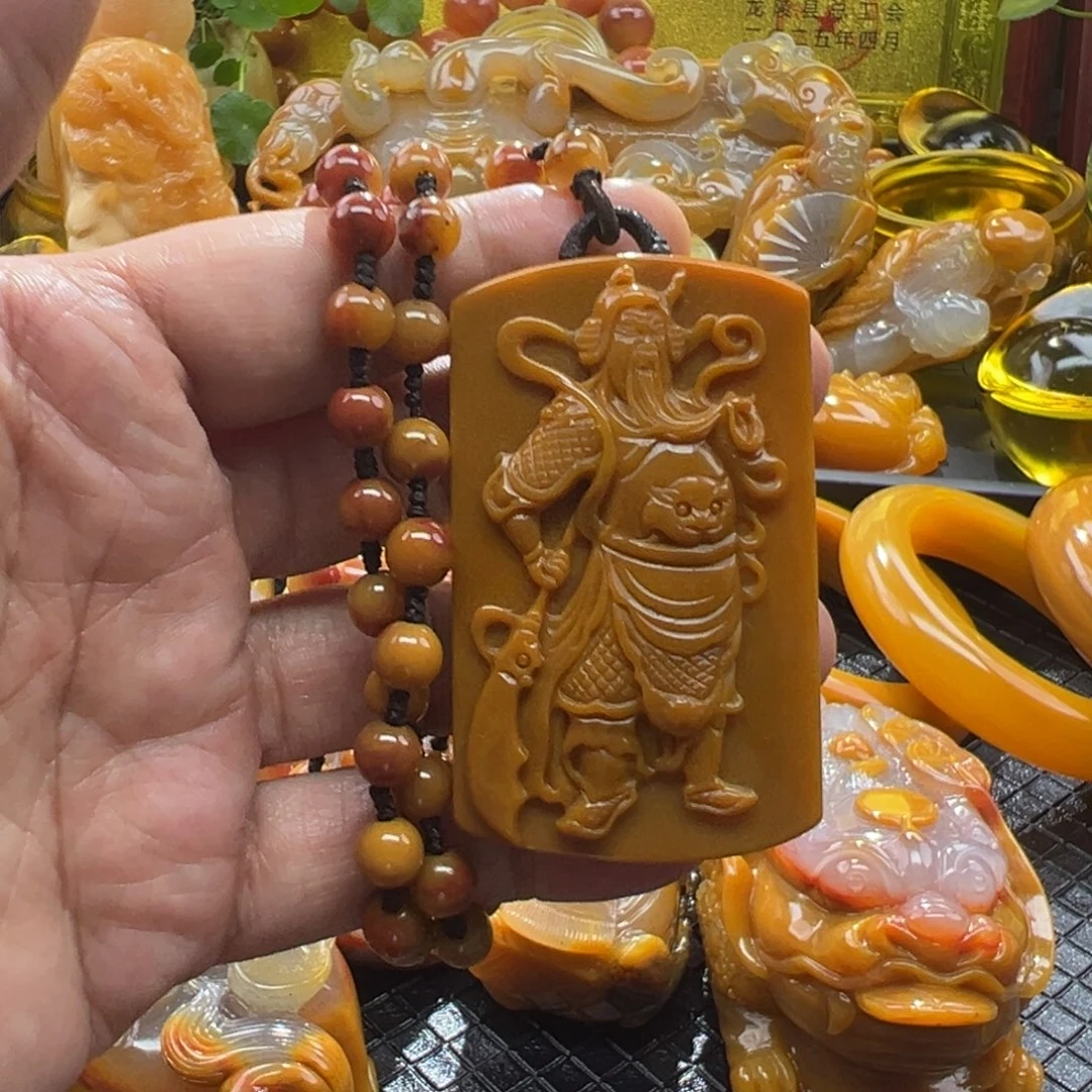 石英质玉未镶嵌颈饰