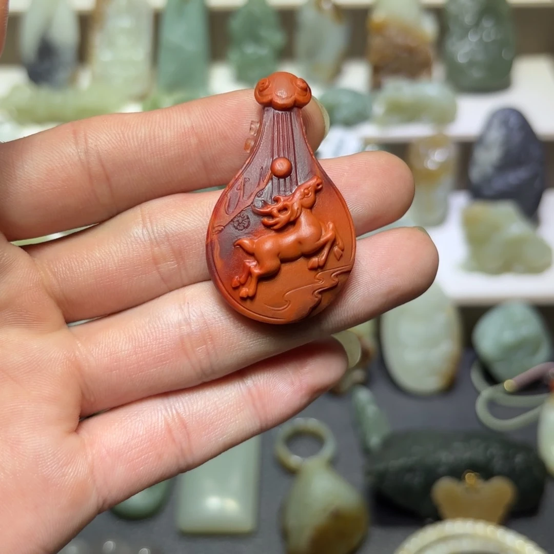 南红玛瑙未镶嵌颈饰烟*