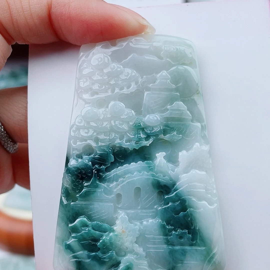 翡翠未镶嵌项圈山水