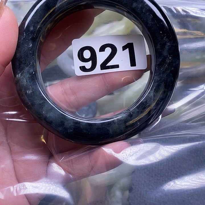 冬***️蛇纹石玉未镶嵌手镯