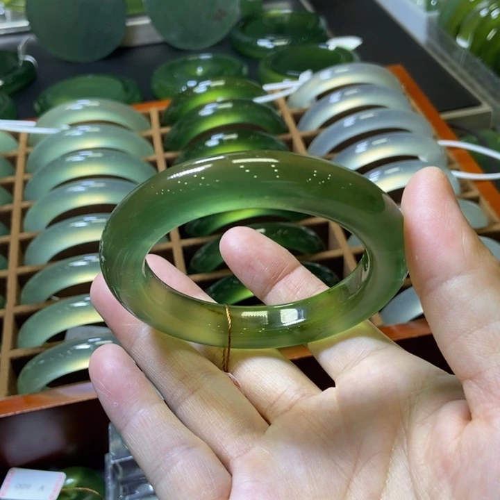 蛇纹石玉未镶嵌手镯55