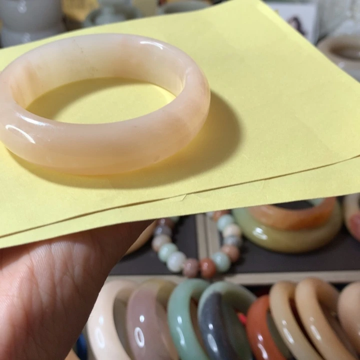 石英质玉（佘太翠）未镶嵌手镯