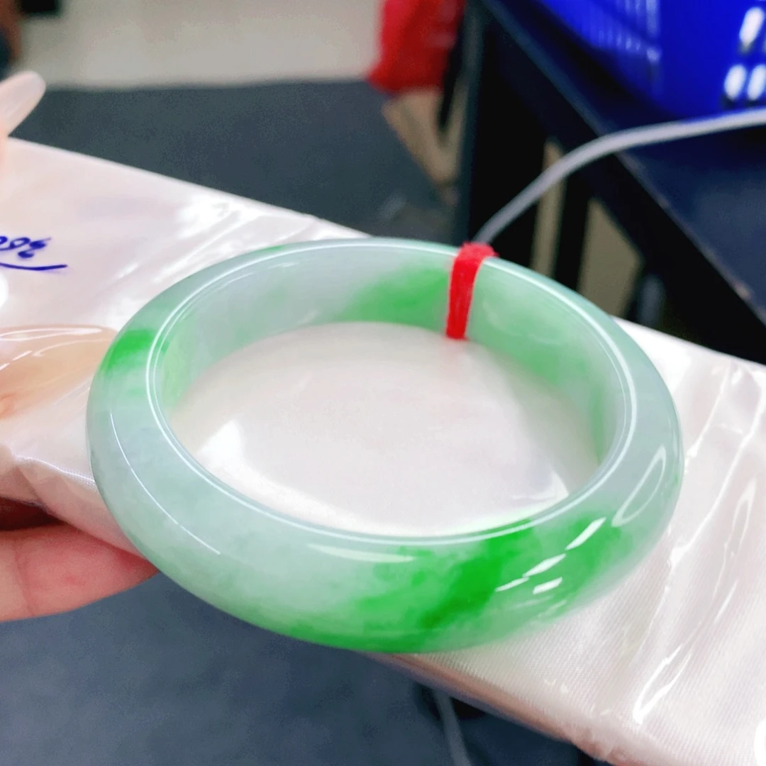 翡翠未镶嵌手镯58