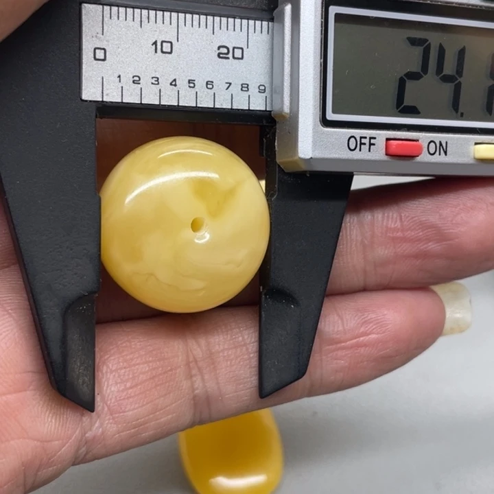 琥珀未镶嵌裸石墩子