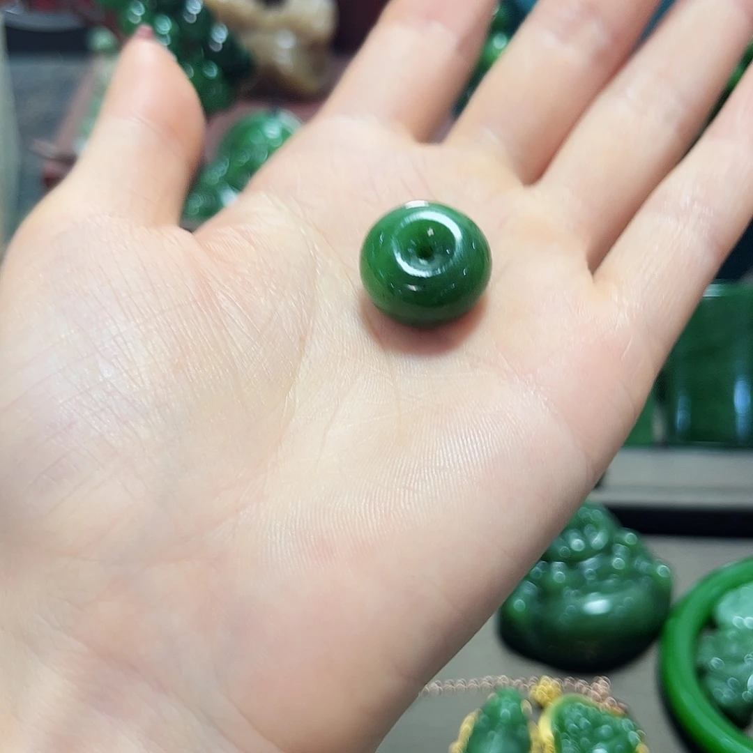 和田玉吊坠未镶嵌