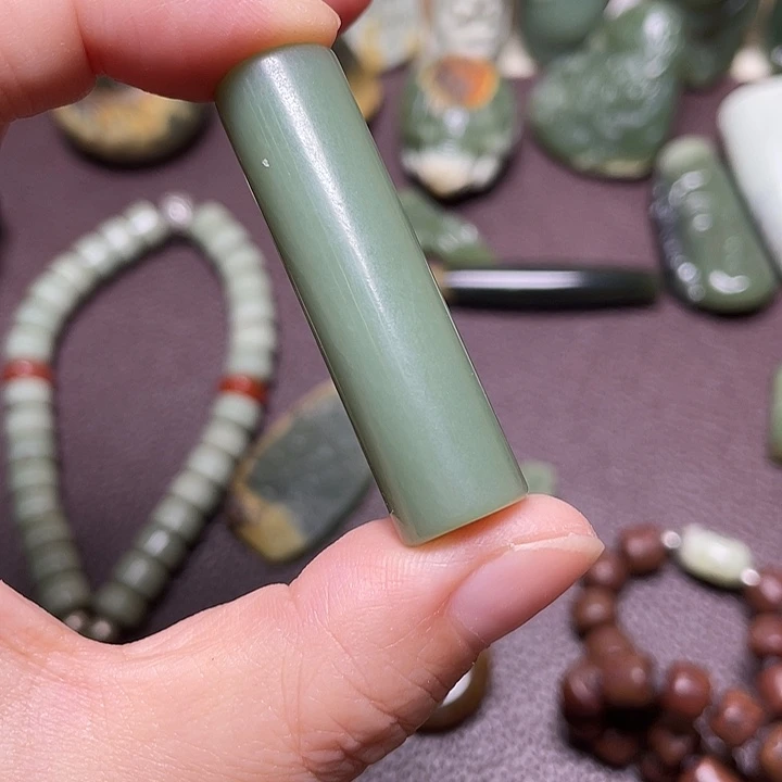 月***童岫岩河磨玉（透闪石质玉）未镶嵌颈饰