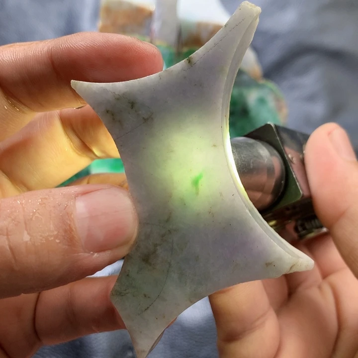 翡翠未镶嵌颈饰缅甸天然翡翠片料挂件吊坠牌子