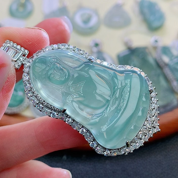 翡翠颈饰未镶嵌翡翠