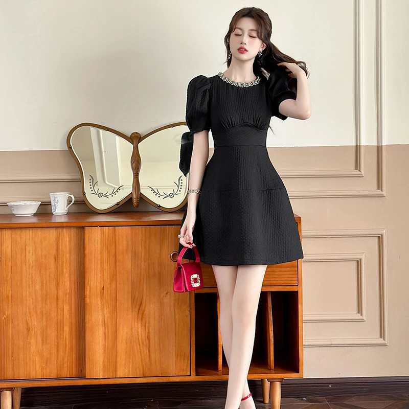 方领连衣裙裙子气质小黑裙黑色法式收腰赫本风短款名媛21268
