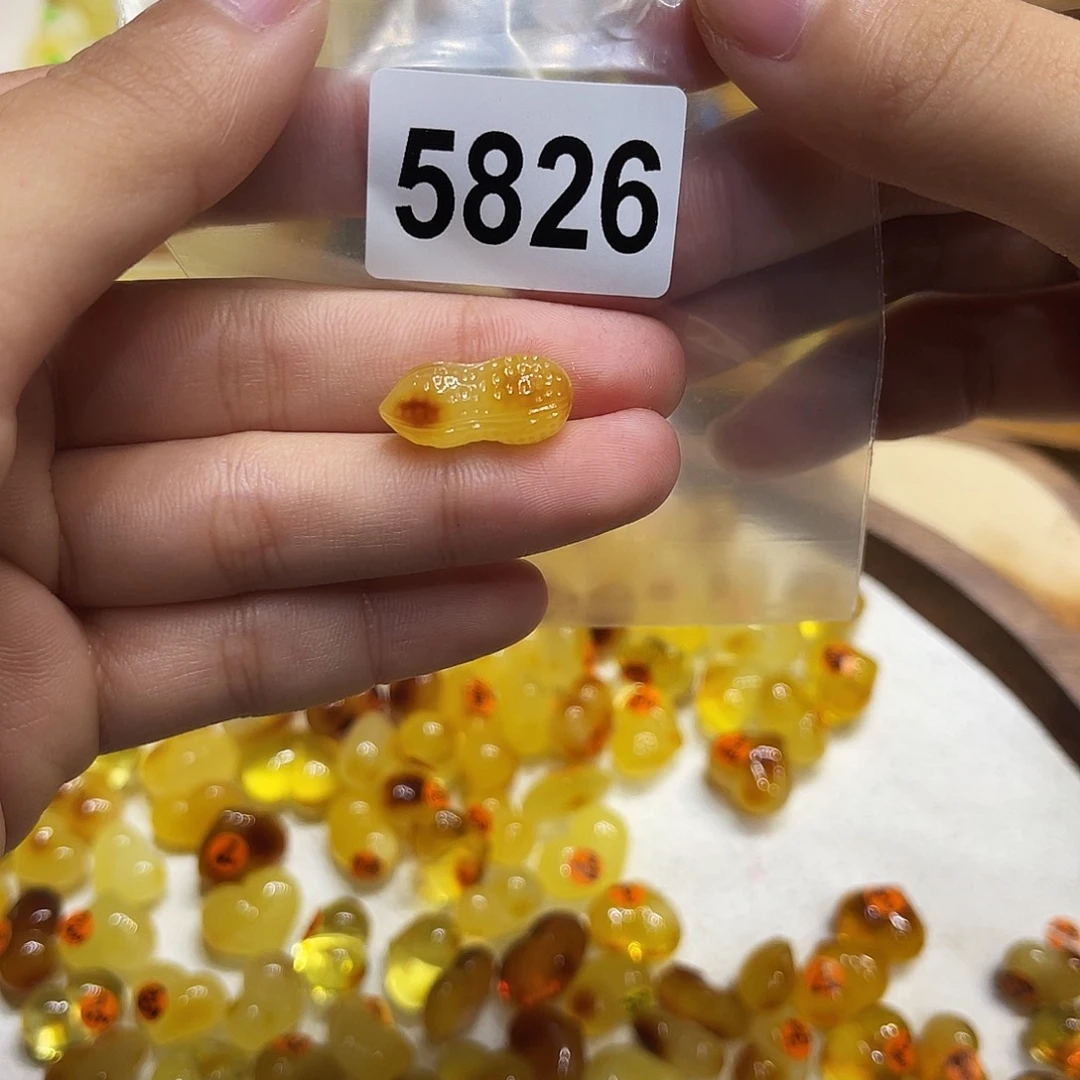 琥珀未镶嵌珠宝奇石