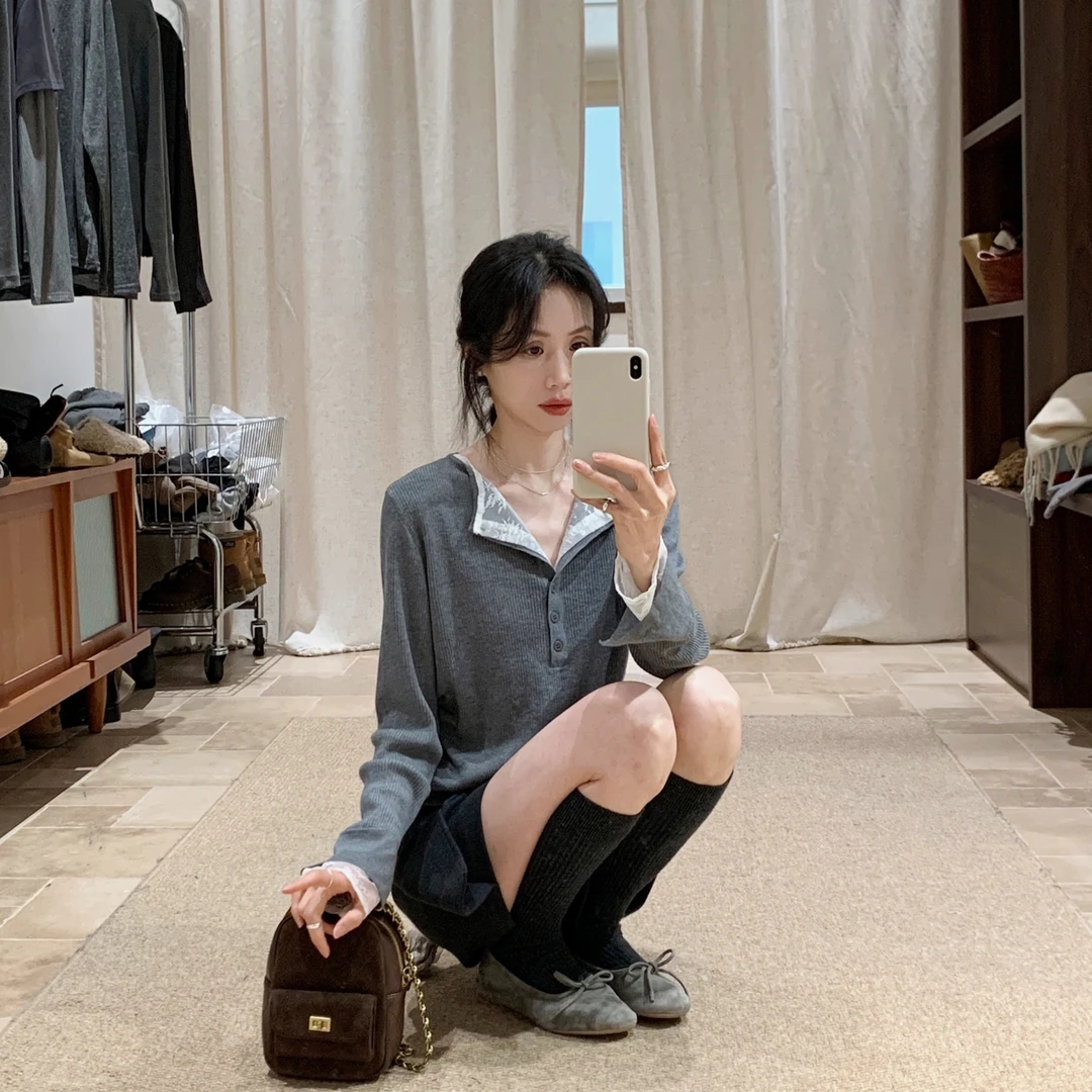 灰色蕾丝假两件针织衫女2026春新款设计感修身显瘦打底上衣