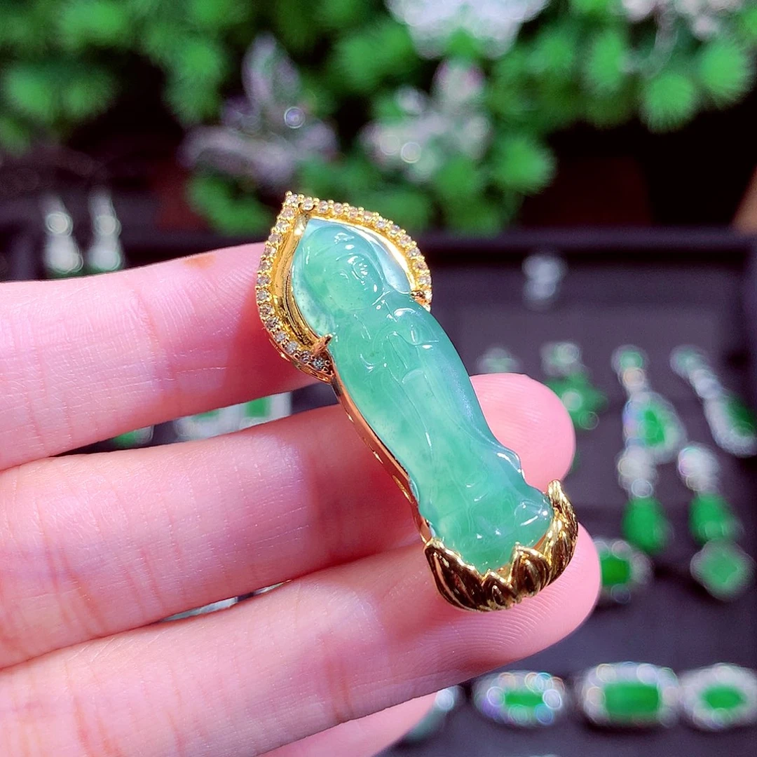 颈饰未镶嵌翡翠天然