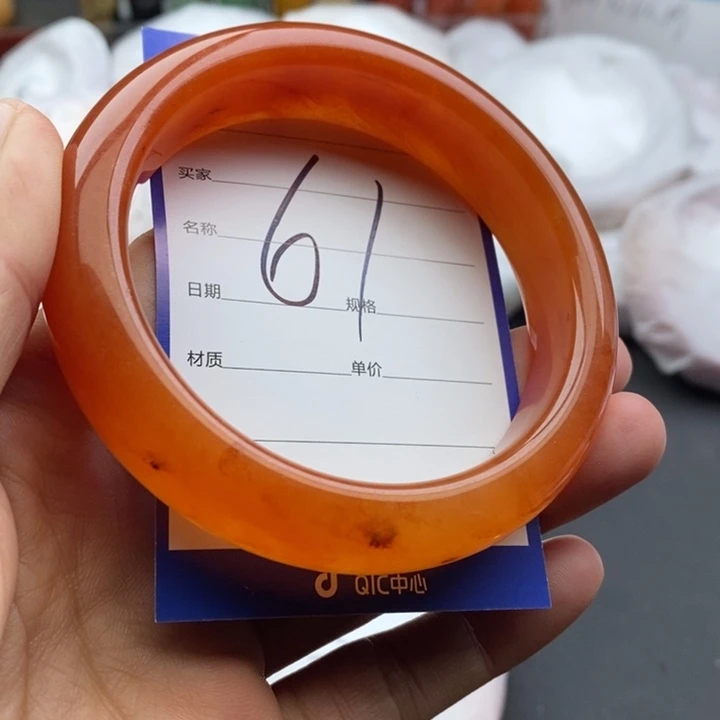 未镶嵌手镯石英质玉