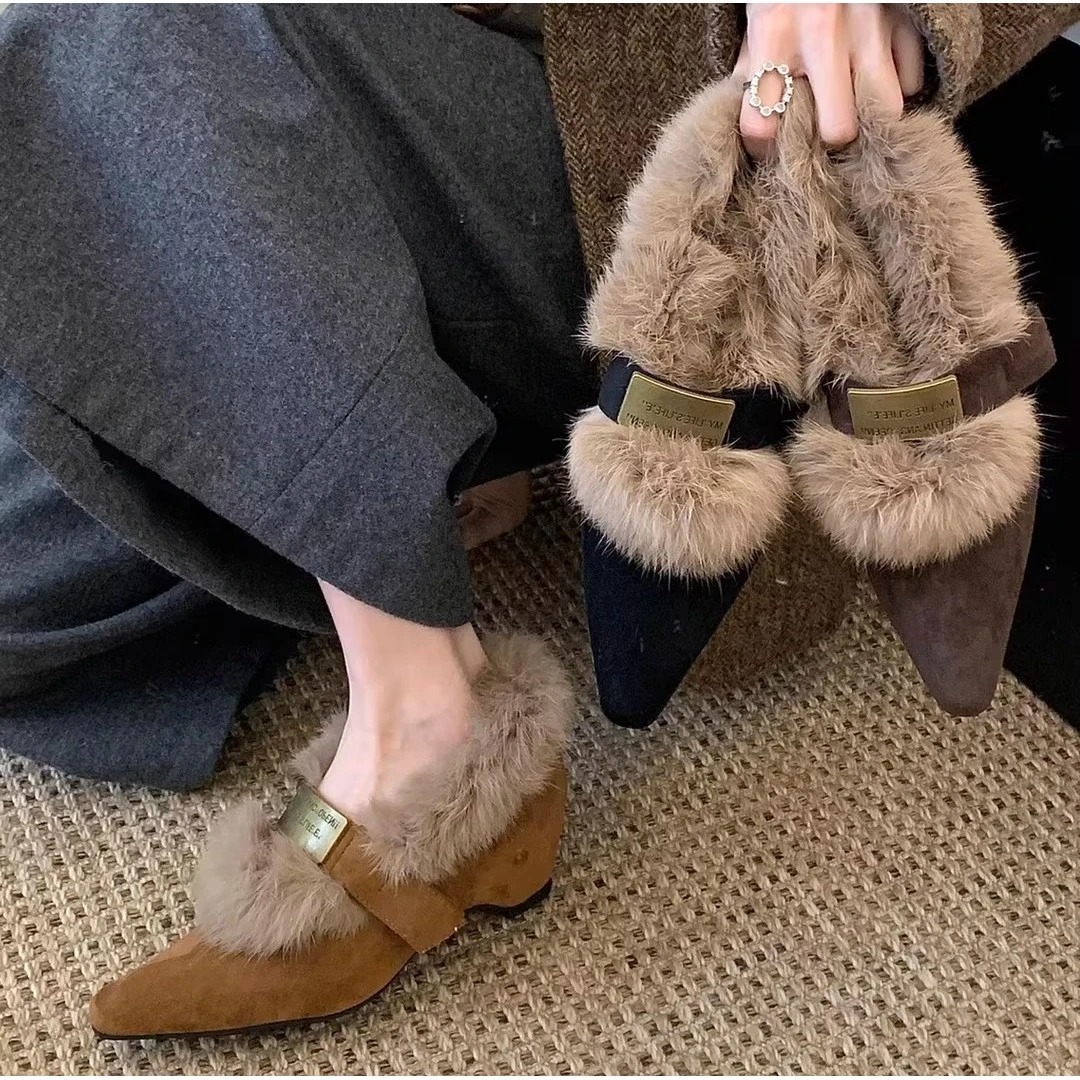 复古一字扣毛绒内增高玛丽珍鞋女秋冬新款时尚通勤休闲单鞋时髦