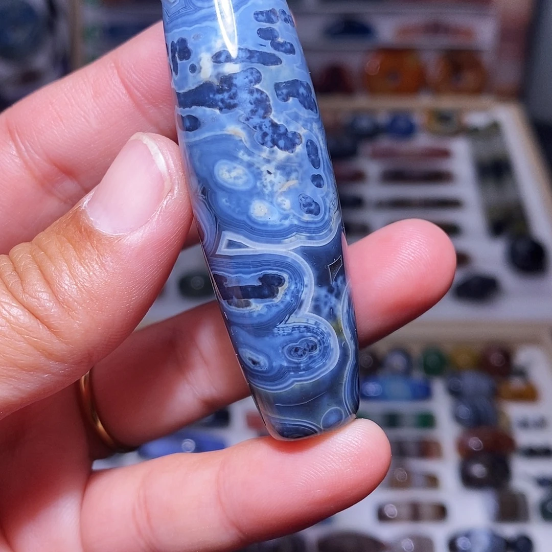 琥珀未镶嵌吊坠…….