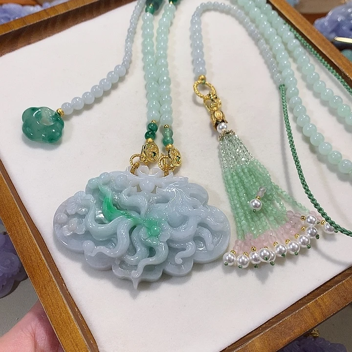 翡翠未镶嵌颈饰翡翠吊坠